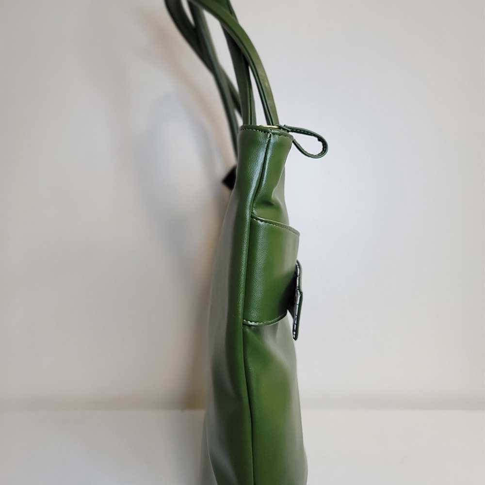 Emerald Green Tote Bag | Made of Cactus Leather | Crisp Design
