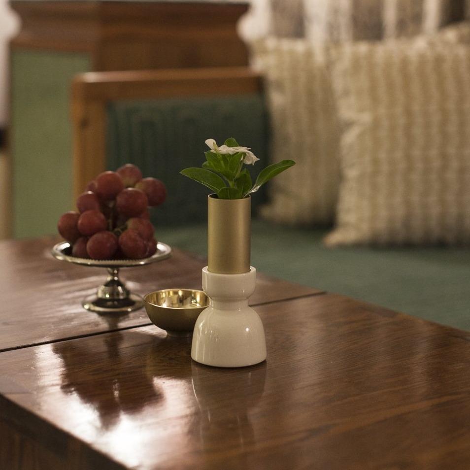 Bud Vase In Brass And Marble | Table Top Décor | Elegant