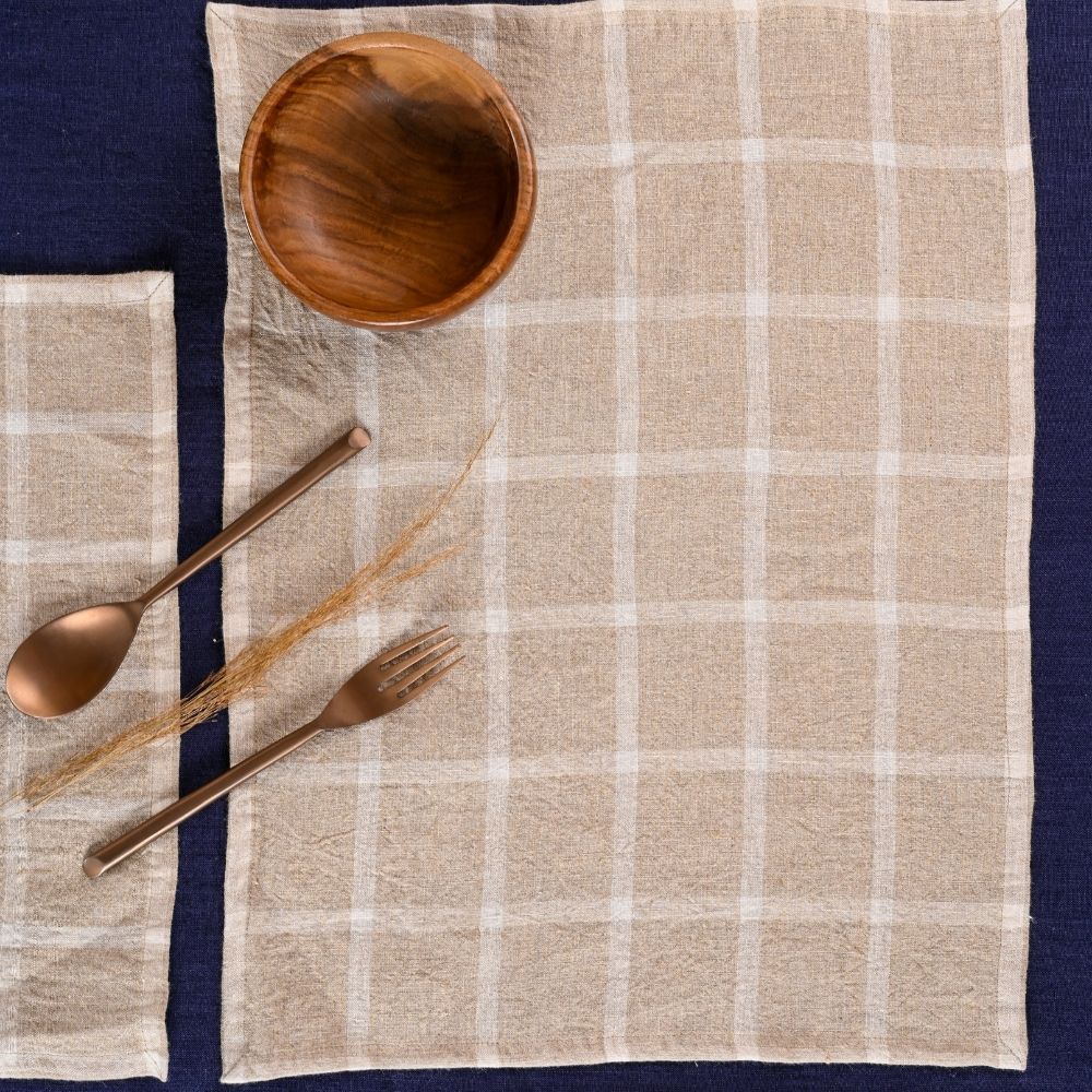 Linen Placemat Set | Vintage Charm with Checks | Minimal & Alluring Dining Mats