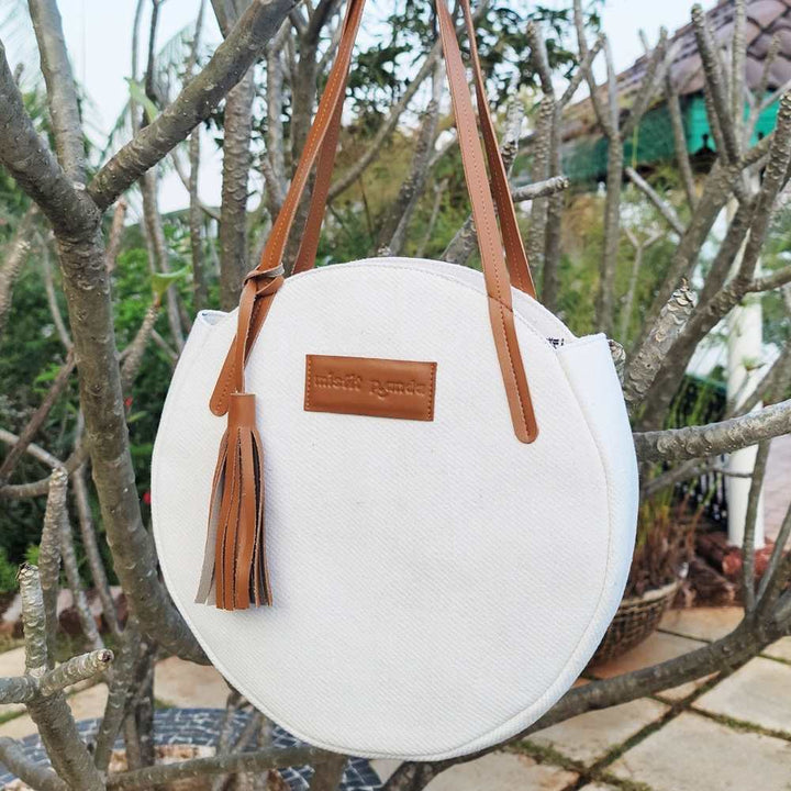 White Full Moon Cactus Leather Shoulder Bag | Contemporary Classic