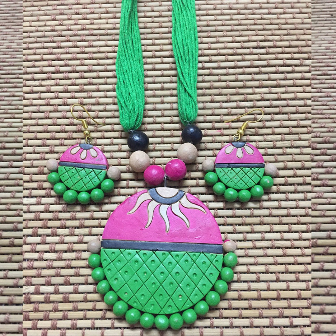 Round Sun Pendant Neckpiece Set  | Terracotta Jewelry | Green And Pink