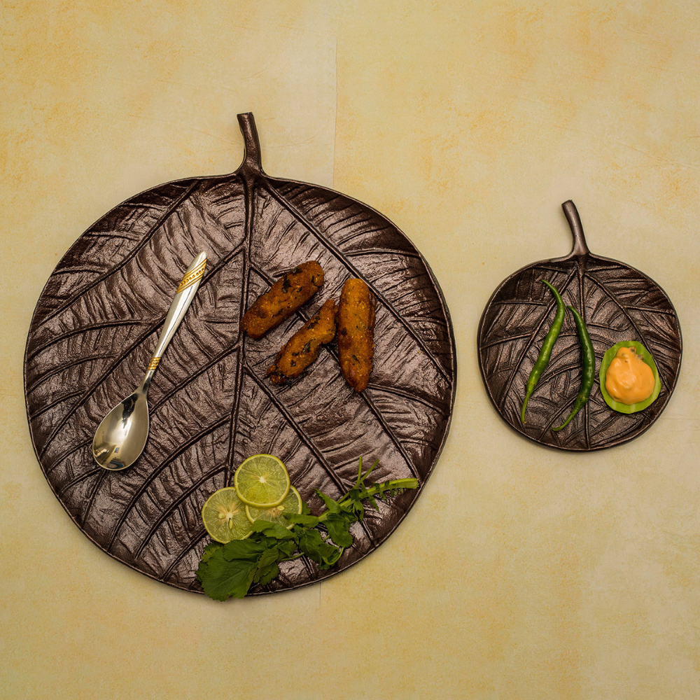 Round Leaf Design Platter | Serving Tray | Dining Room Decor | Artisanal | Hand-Crafted | Set Of 2