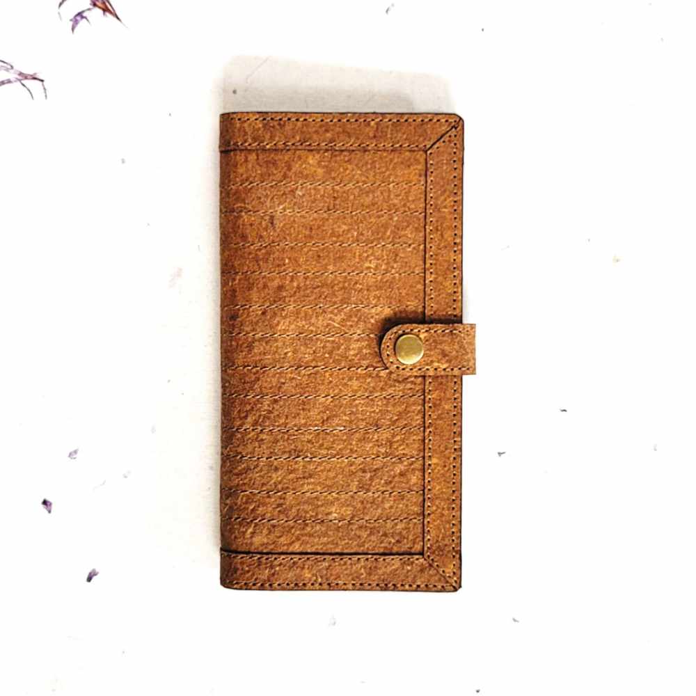 Beige Hand Wallet | Made of Compostable Coconut Leather | Natural Dye | Vegan