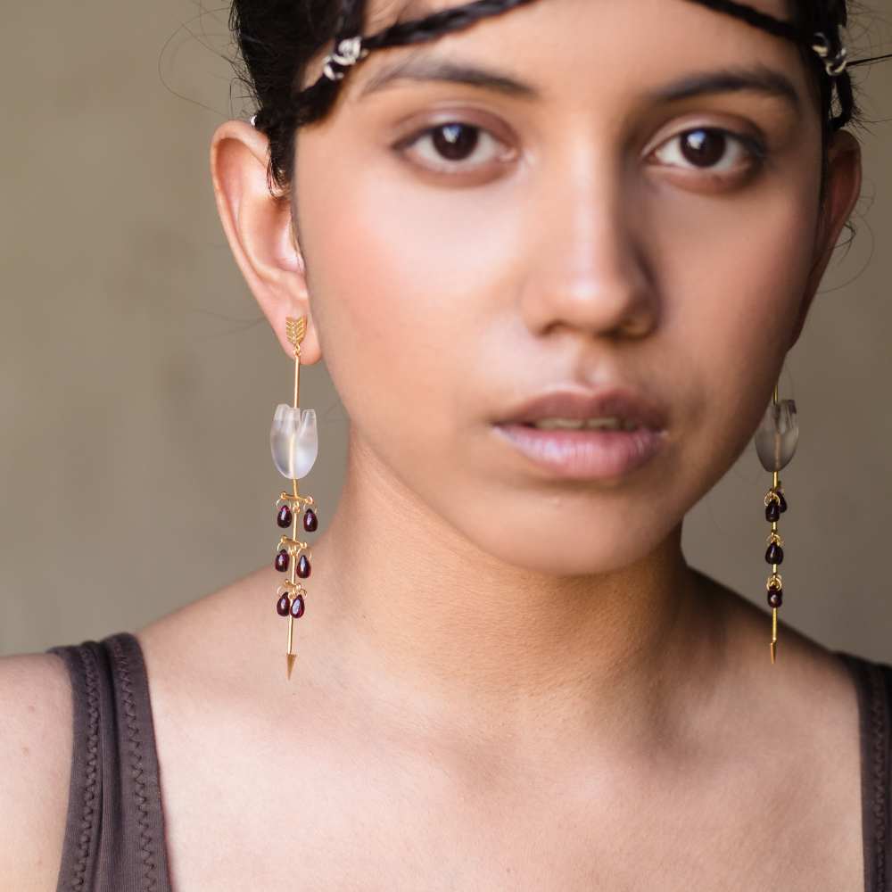 White Earrings | 925 Silver Carved | Gemstones of Garnet And Crystal Quartz | Hand Made