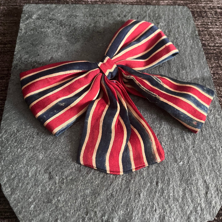 Minimalistic Ribbon Hair Clip For Girls | Hand Crafted of Ajrakh Fabric | Elegant