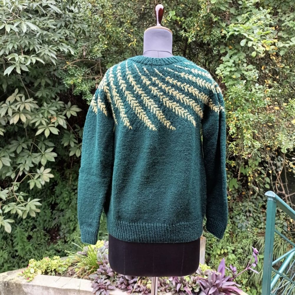 Forest Green Hand Knitted Woollen Pullover / Sweater for Women | Full Sleeved and Round Neckline | Leaf Pattern 