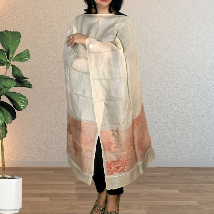 Aahna Tussar Silk Ivory Stole | Sujani-Embroidery | Exquisitely-Crafted | Artistic