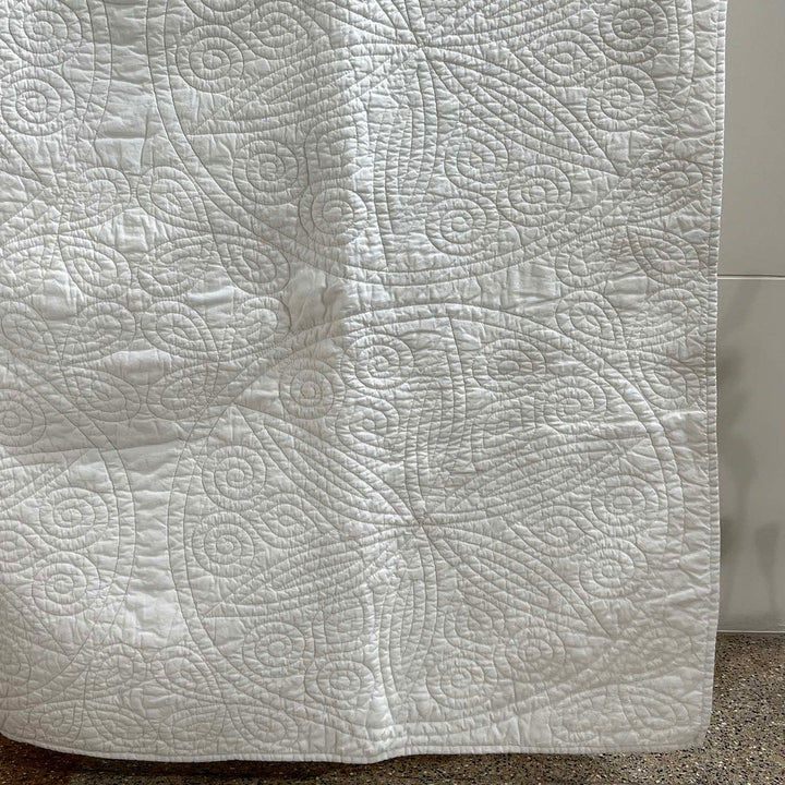 Round Star Flower Embroidered Cotton Quilt | White Medallion | 92 x 100 Inch