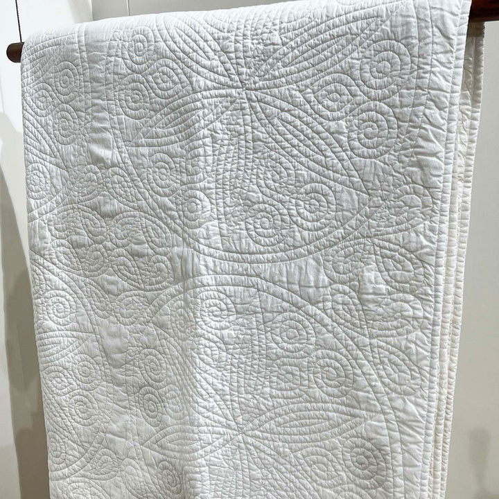 Round Star Flower Embroidered Cotton Quilt | White Medallion | 92 x 100 Inch