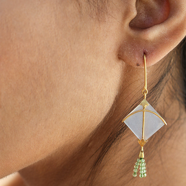 Kite Earring with Light Green Peridot Tassel | Hand Cut | Made of 925 Silver And Moon Stone