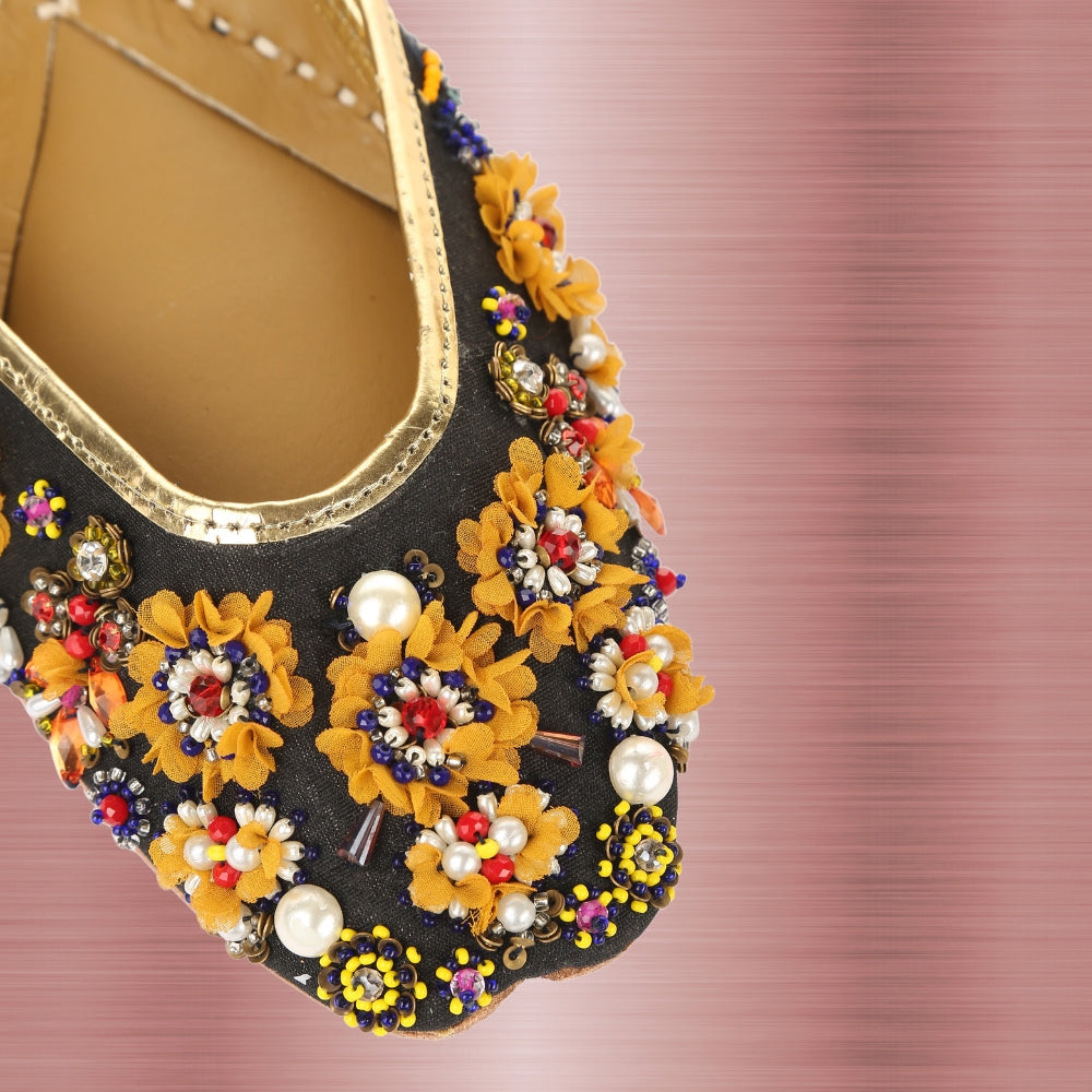 Black Floral Flat Jutti | Intricately Designed | Wedding & Festivities