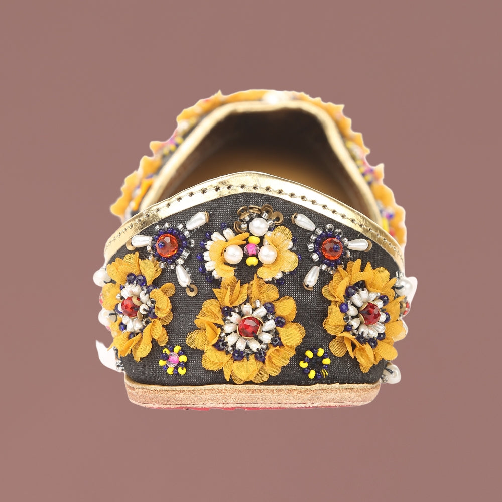Black Floral Flat Jutti | Intricately Designed | Wedding & Festivities