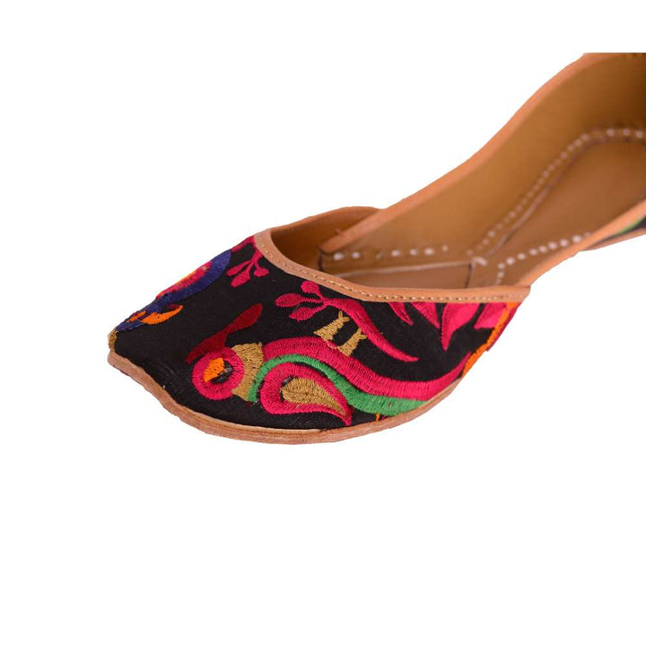 Black Silk Women Jutti | Richly detailed | Festive Day Wear