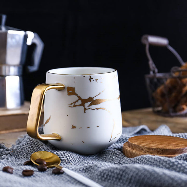 Ceramic Coffee Mugs With Lids And Serving Tray | White And Gold | Set Of 3