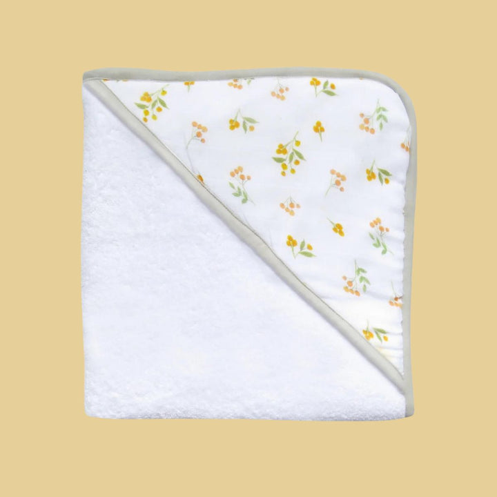 Fall Berries Hooded Bath Towel For Kids | Bamboo Muslin | White