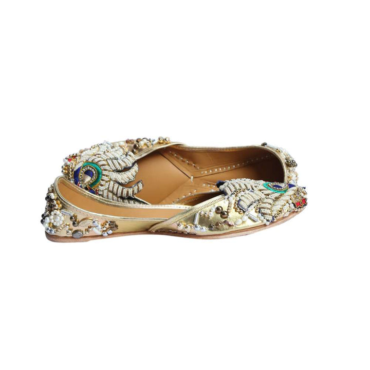 Golden White Jutti | Embellished Peacock | Festive & Wedding Apt