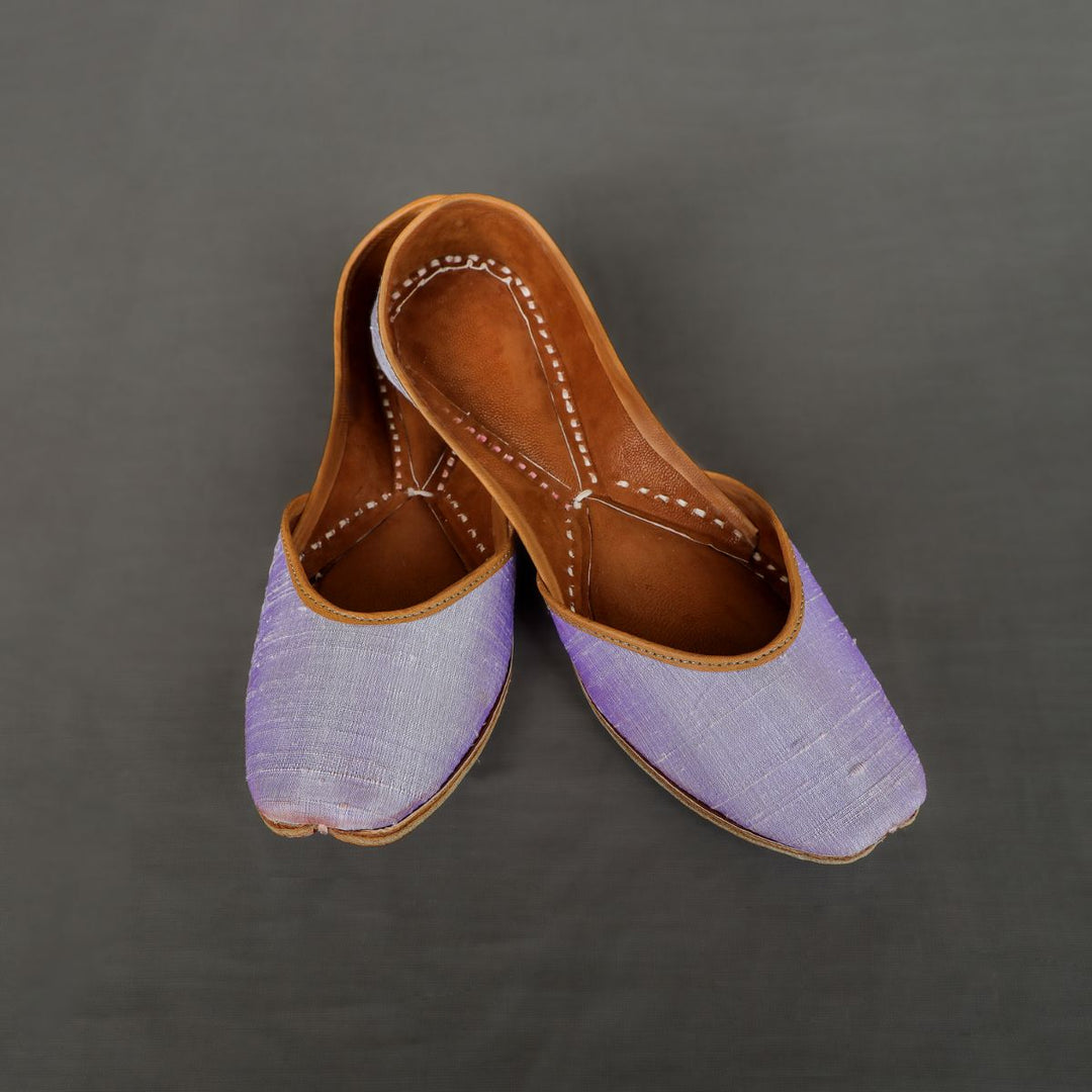 Lavender Women Jutti | Raw Silk | Exquisite Craftsmanship