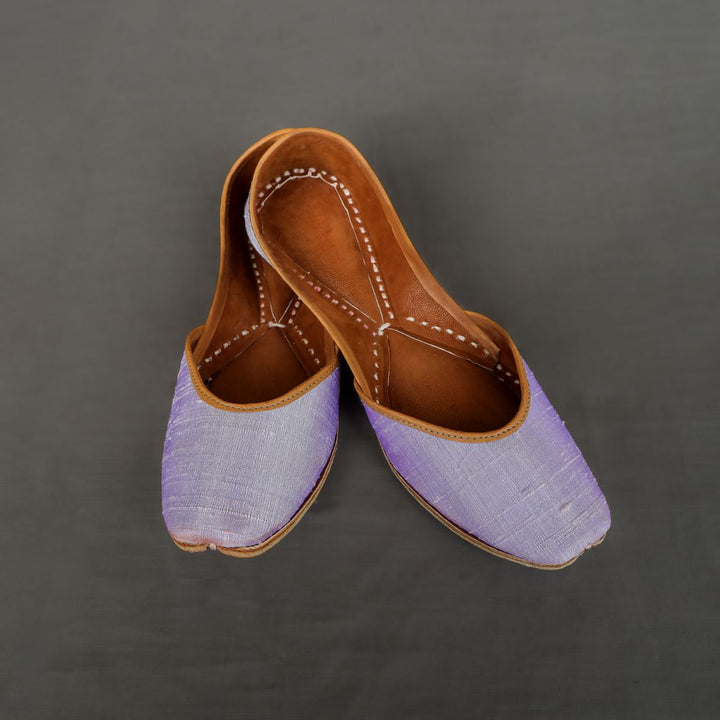 Lavender Women Jutti | Raw Silk | Exquisite Craftsmanship