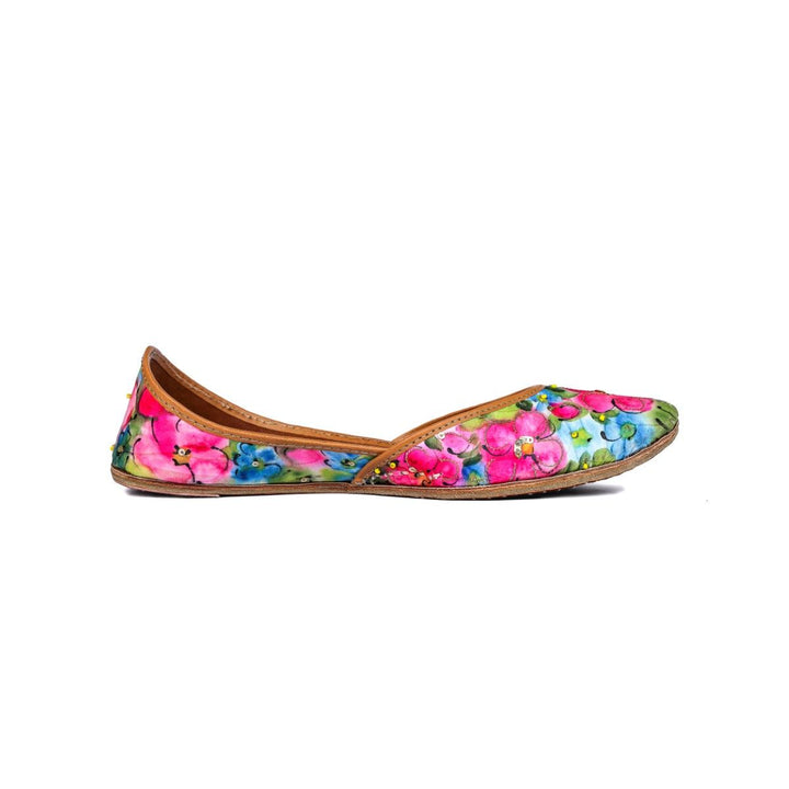 Periwinkle Women Jutti | Hand Painted & Hand Embellished | Fuchsia Pink