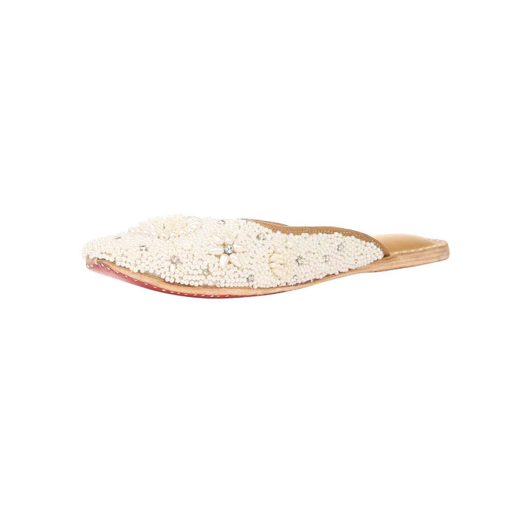 Women White Mules | Finely Crafted | Ethnic Flats for Wedding