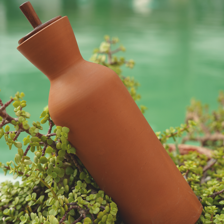 Maahi Kool Bottle With Wooden Lid | Handmade In Earthen Clay | Eco-Friendly